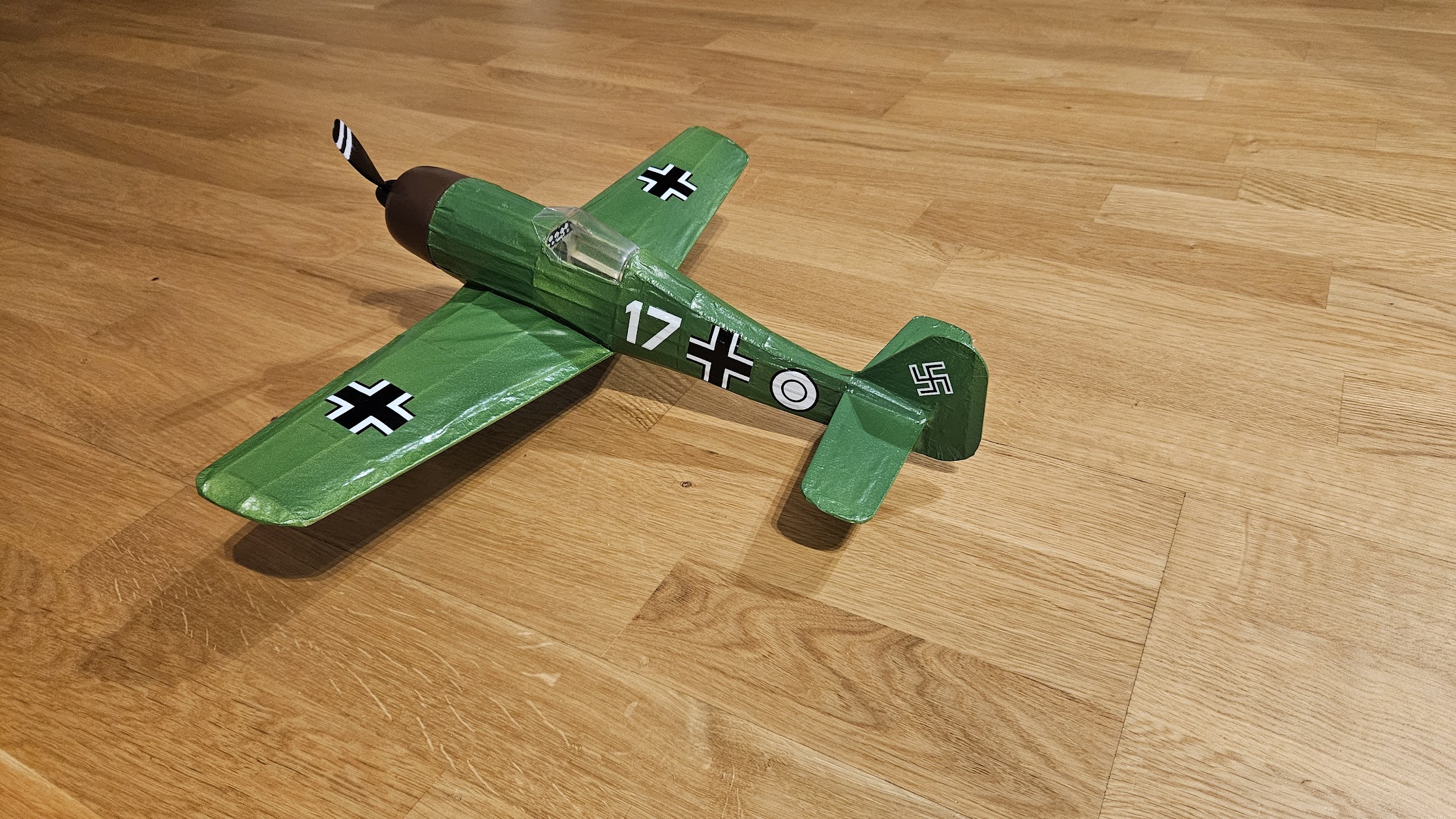 Focke-Wulf kummipael lennuk valmis